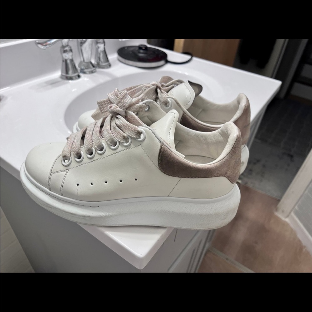 Alexander McQueen women size5.5